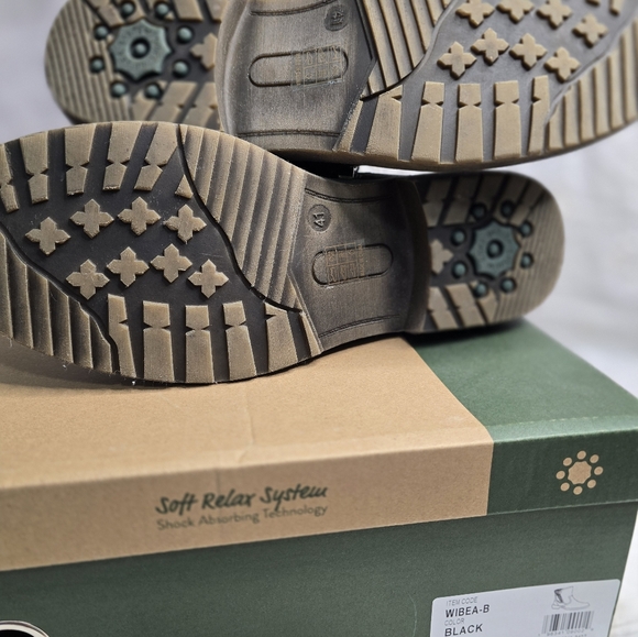 Spring Step Women's BLACK Winter Boots - Picture 8 of 11